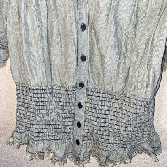 Pilcro Anthropologie Western Antique Denim Smocked Crop Frayed Button Blouse M - Picture 5 of 13